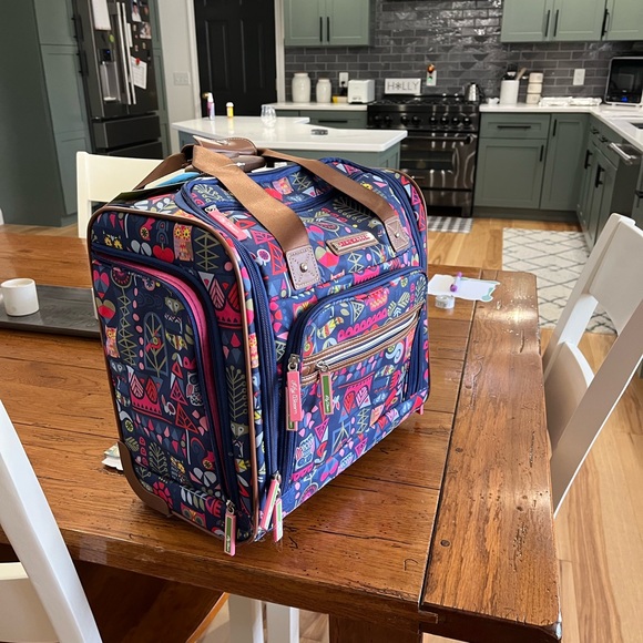 NWT- Lily Bloom rolling carry on bag. - Picture 2 of 12